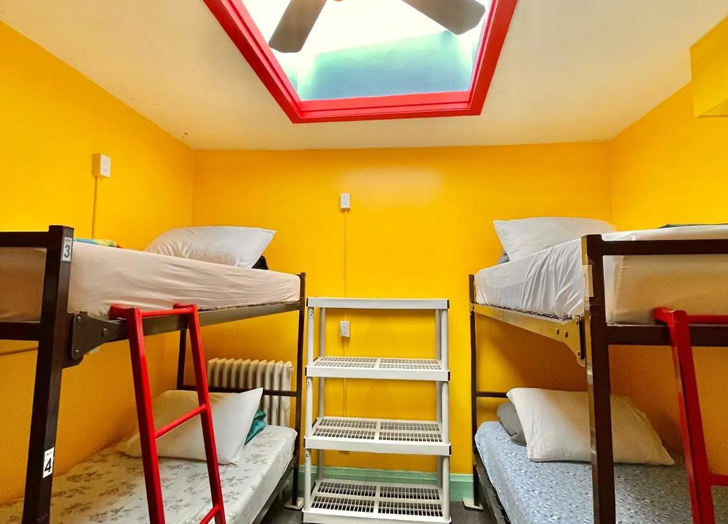 The Only Backpacker'S Inn (Adults Only) Canada