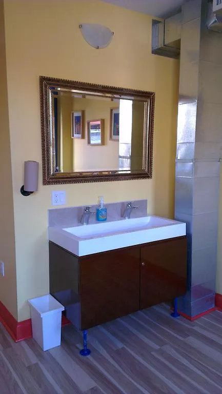 The Only Backpacker'S Inn (Adults Only) गेस्ट हाउस